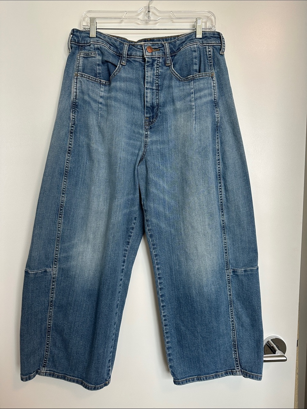 Pilcro Medium Blue Denim Barrel Jeans (31)
